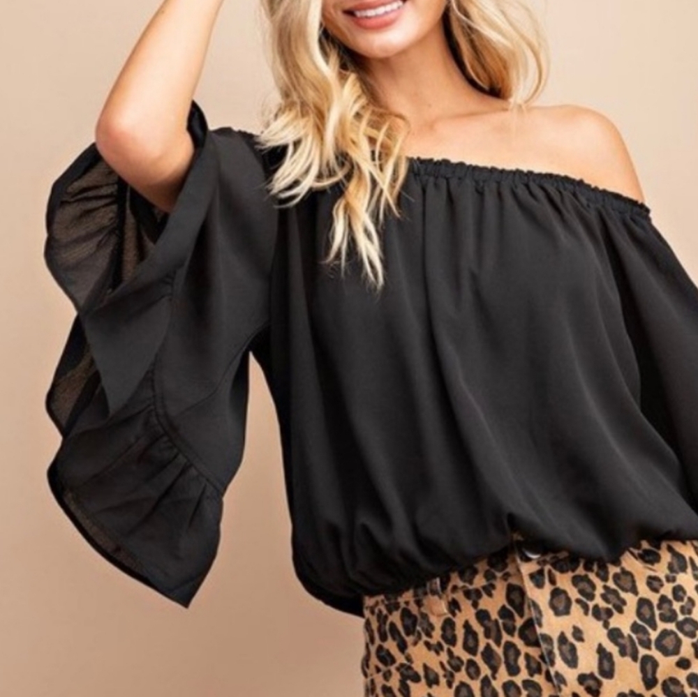 🖤BLACK OFF THE SHOULDER BLOUSE